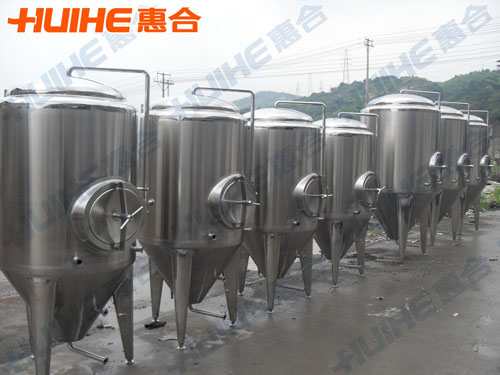 上海某实业有限公司购买数台啤酒发酵罐