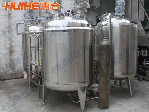 山东潍坊某食品厂购买3台发酵罐