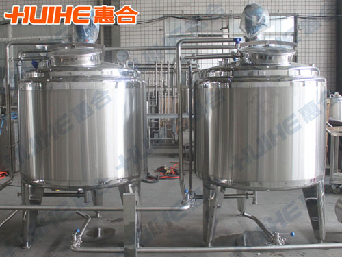 河南某客户购买一套600L不锈钢发酵罐